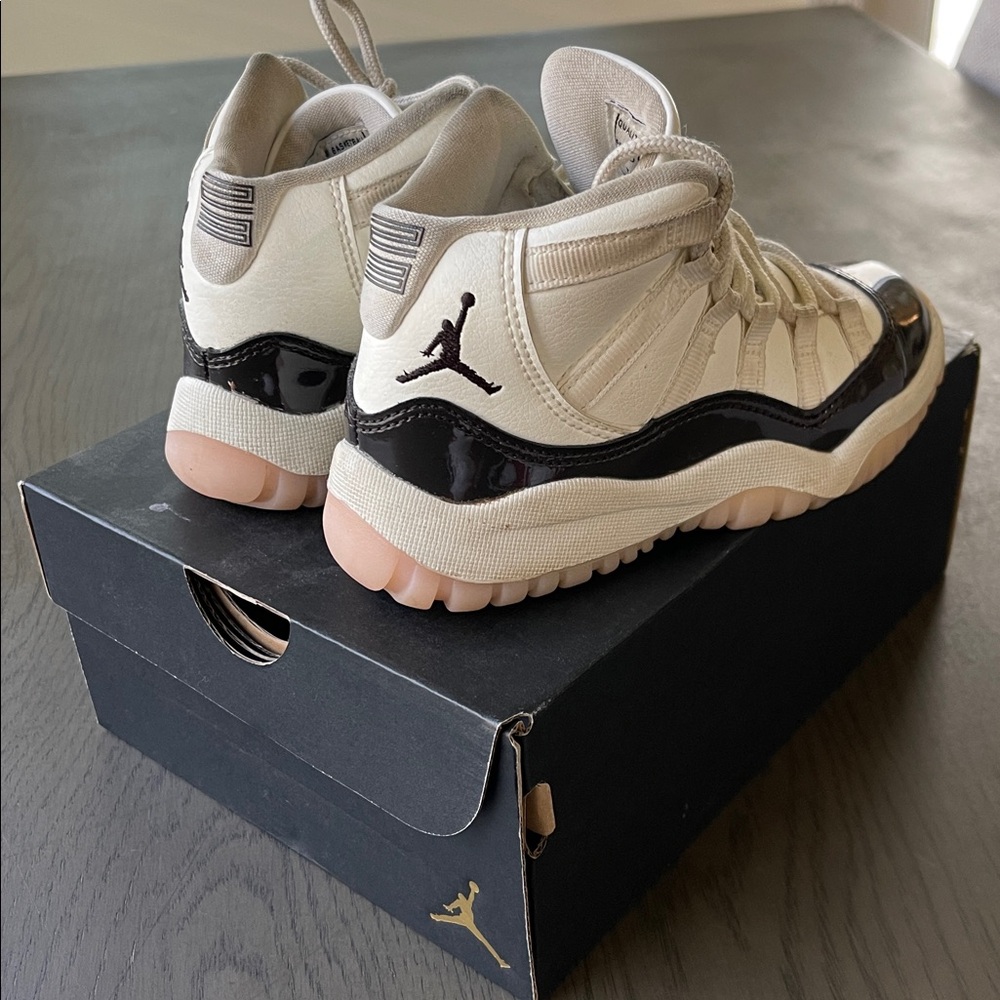 Air Jordan 11 Retro Sneakers